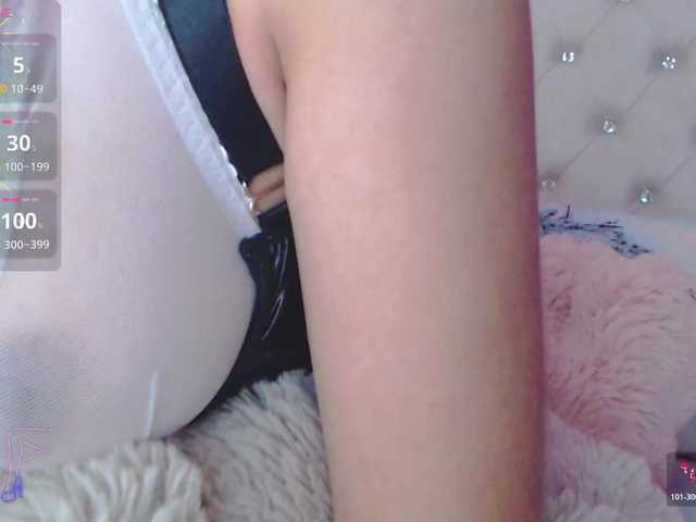 EmilyMerbu live cam on BongaCams