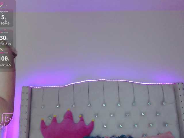 EmilyMerbu live cam on BongaCams