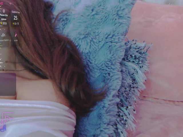 EmilyMerbu live cam on BongaCams