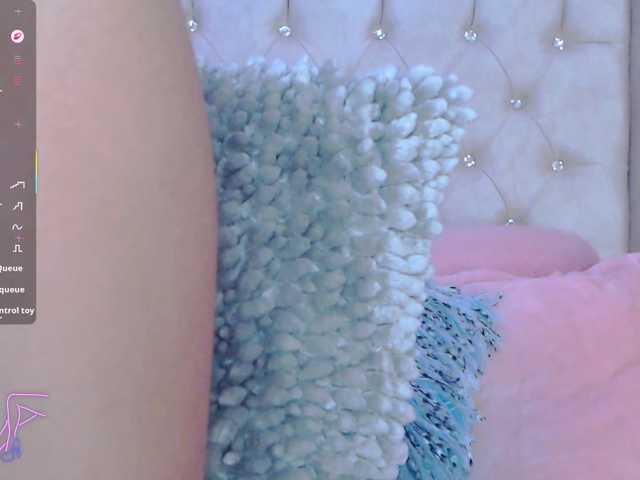 EmilyMerbu live cam on BongaCams