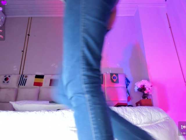 heicel- live sex show