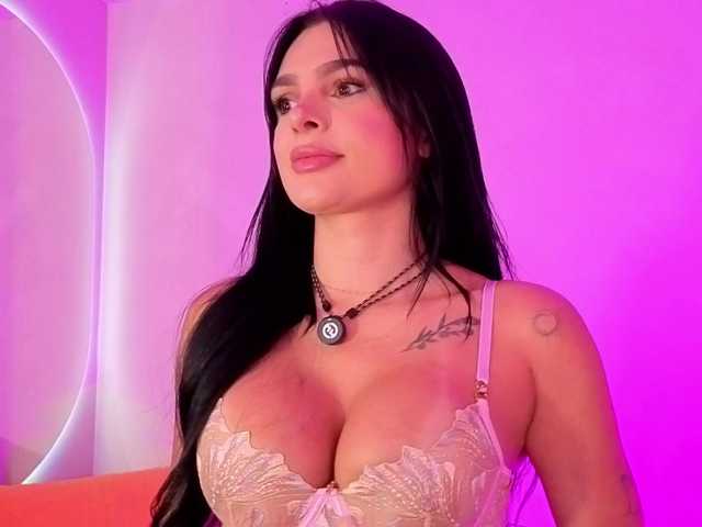 Carolalen live cam on BongaCams