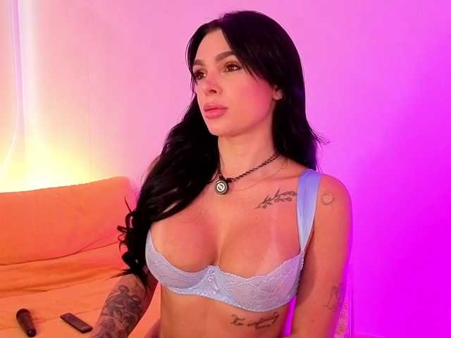 Carolalen live cam on BongaCams