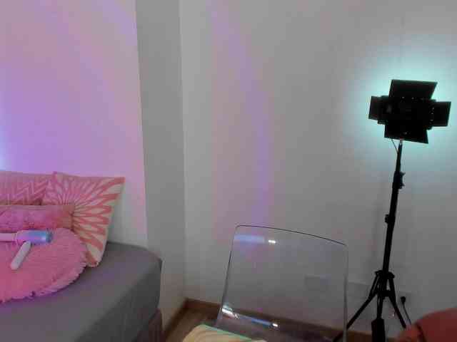 Carolalen Live Webcam on BongaCams