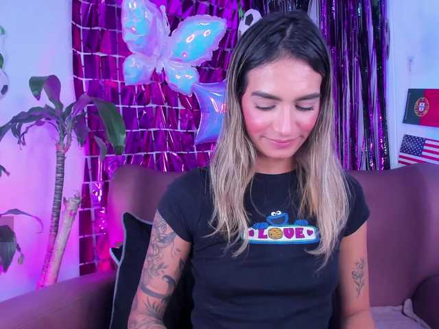 Felicity111 live cam on BongaCams