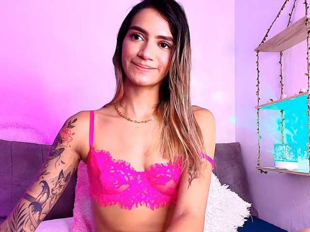 Felicity111 live cam preview