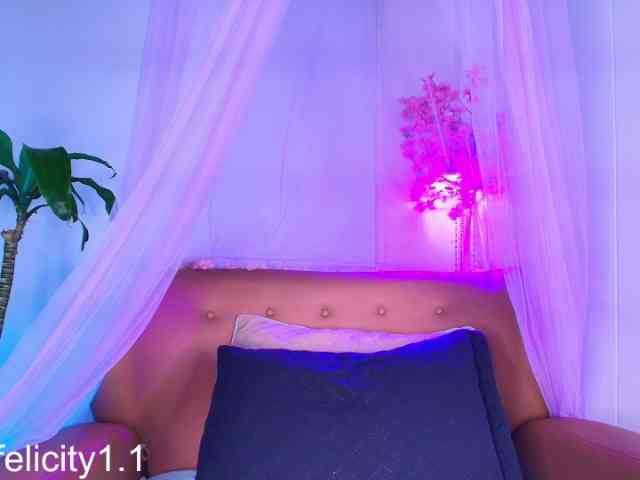 Felicity111 webcam
