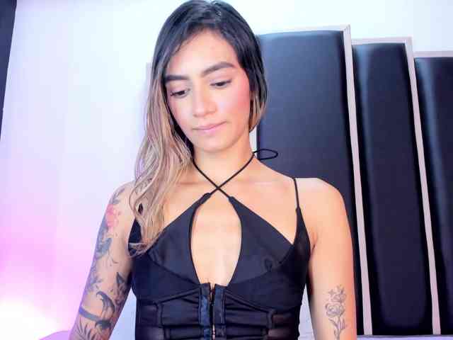 Felicity111 webcam