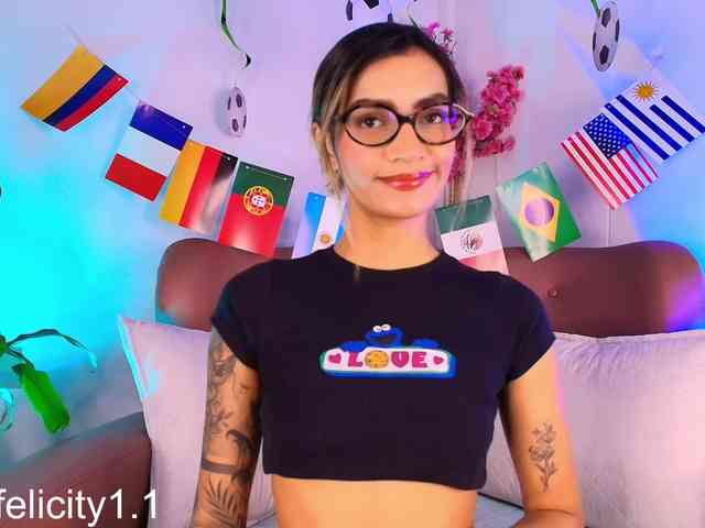 Felicity111 webcam