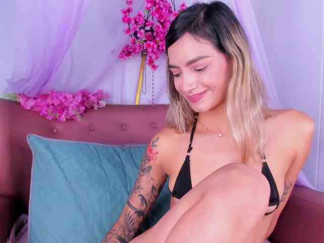 Felicity111 webcam