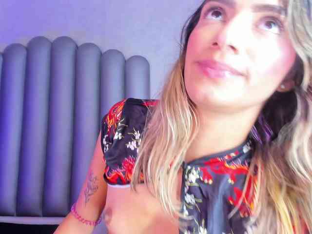 Felicity111 webcam