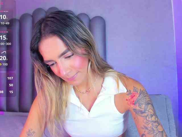 Felicity111 webcam