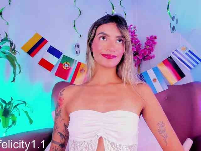 Felicity111 webcam