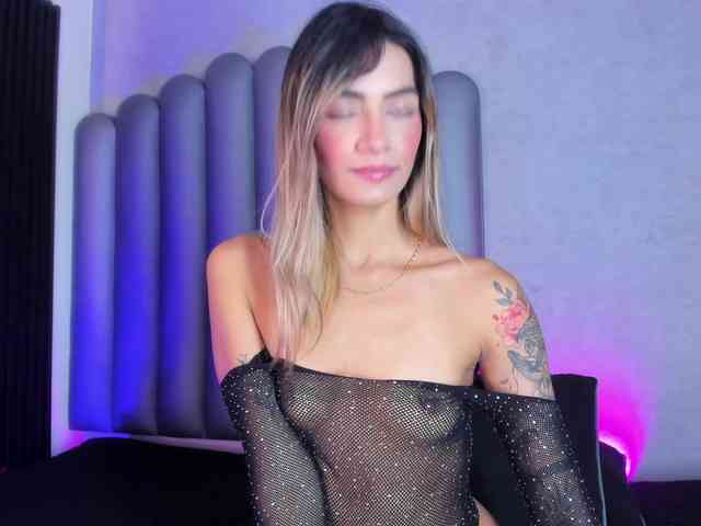 Felicity111 Live Webcam on BongaCams
