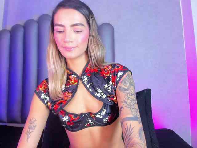 Felicity111 webcam