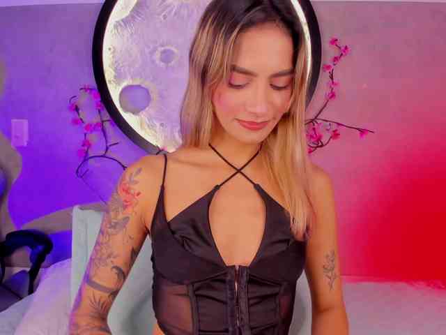 Felicity111 webcam