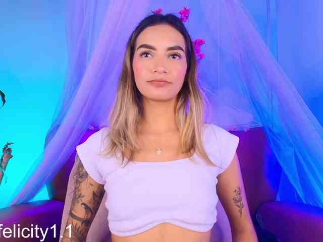 Felicity111 webcam