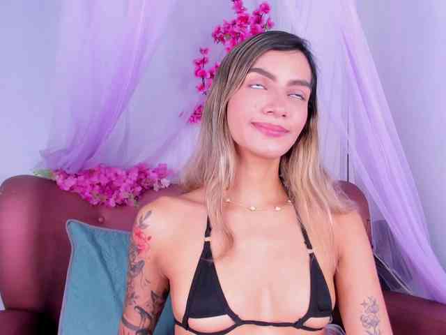 Felicity111 webcam