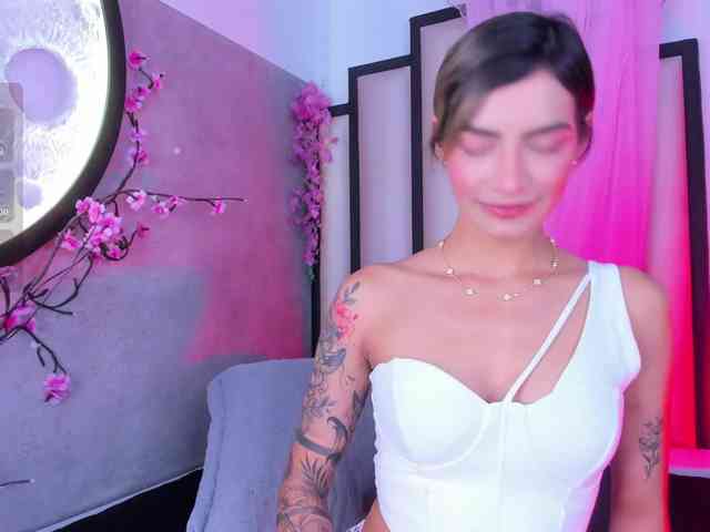 Felicity111 webcam