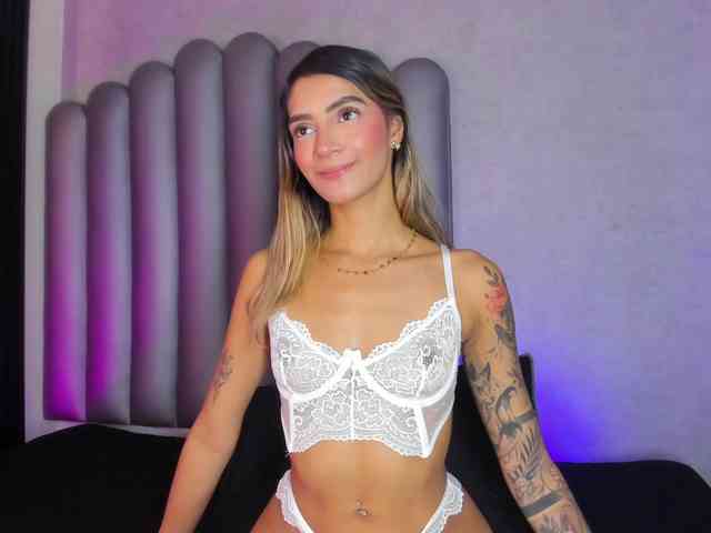 Felicity111 webcam