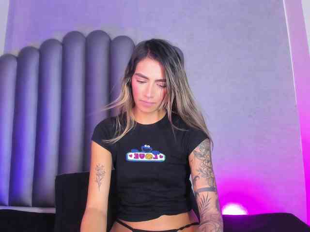 Felicity111 webcam