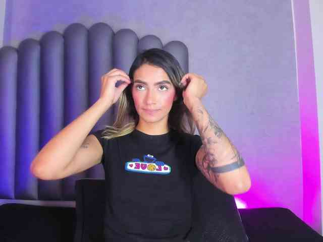 Felicity111 webcam