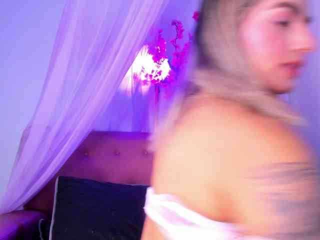 Felicity111 webcam