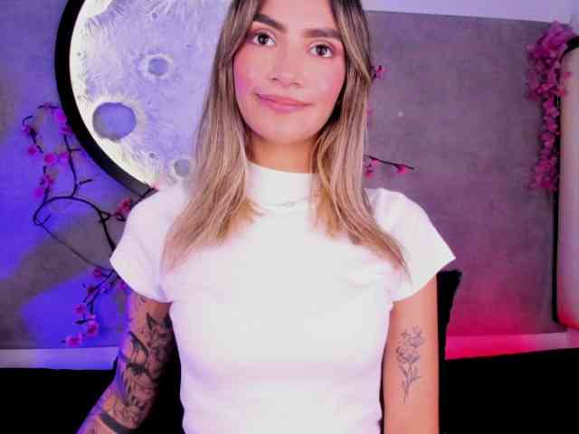Felicity111 webcam