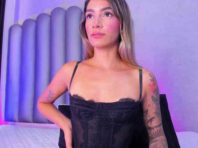 Felicity111 webcam
