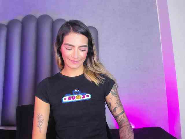 Felicity111 webcam