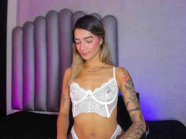 Felicity111 webcam
