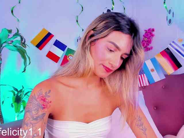 Felicity111 webcam
