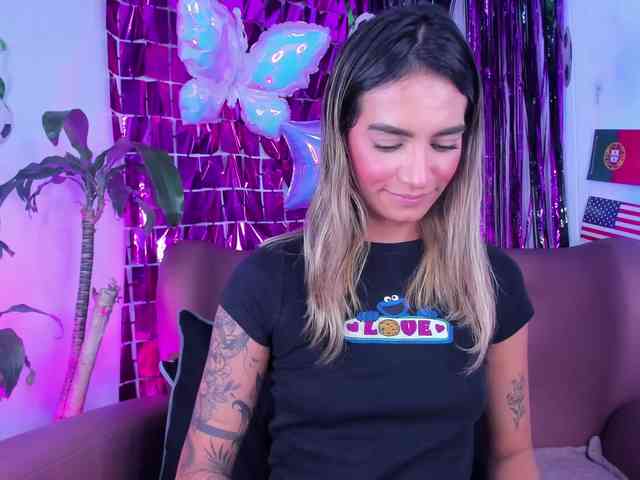 Felicity111 webcam