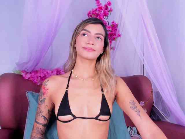 Felicity111 webcam