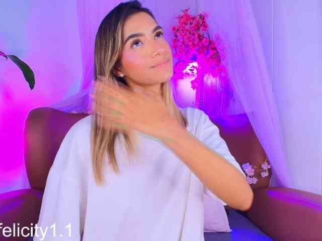 Felicity111 webcam
