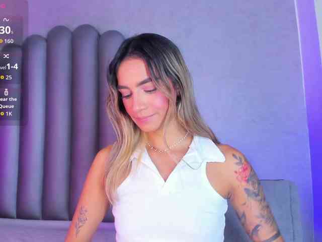 Felicity111 webcam