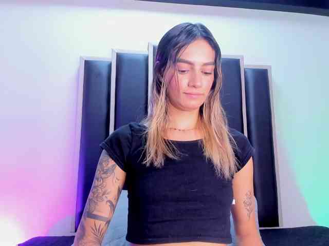 Felicity111 webcam