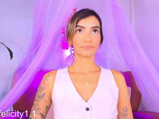 Felicity111 webcam