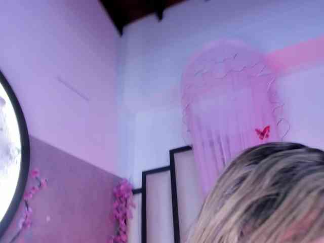 Felicity111 webcam