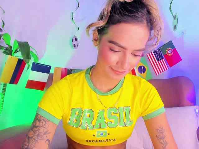 Felicity111 webcam
