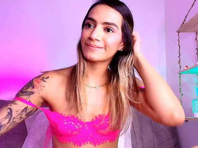 Felicity111 webcam