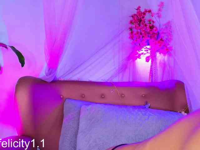 Felicity111 webcam
