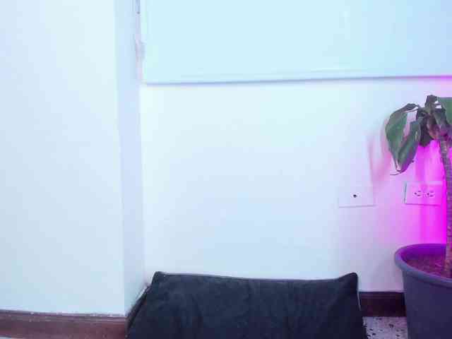 Felicity111 webcam