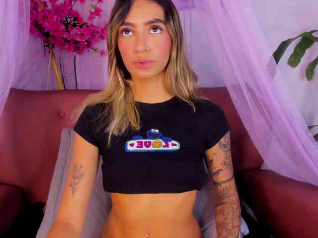 Felicity111 webcam