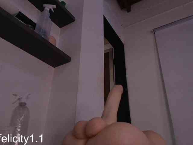 Felicity111 webcam