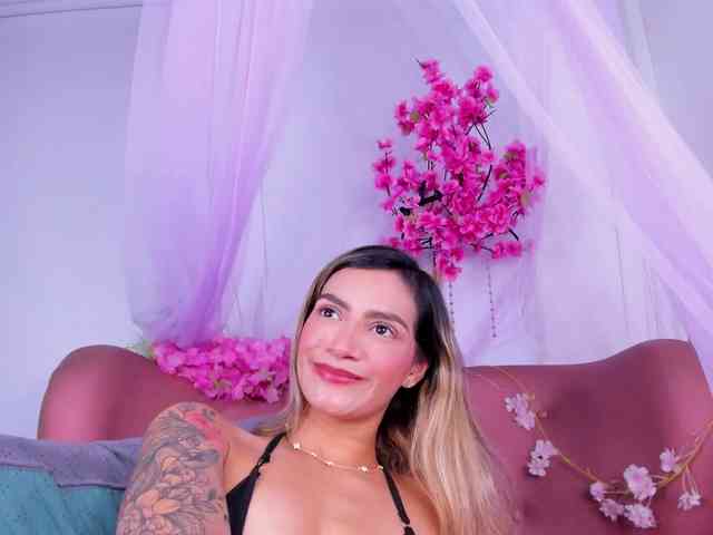 Felicity111 webcam