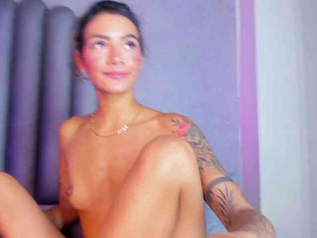 Felicity111 webcam