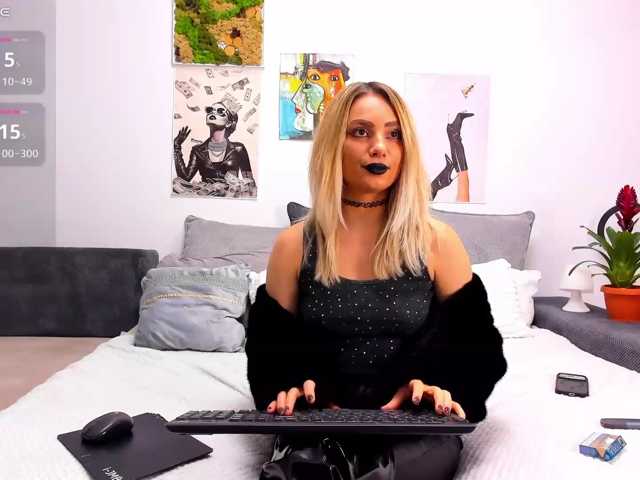 FindomGoddess live cam preview