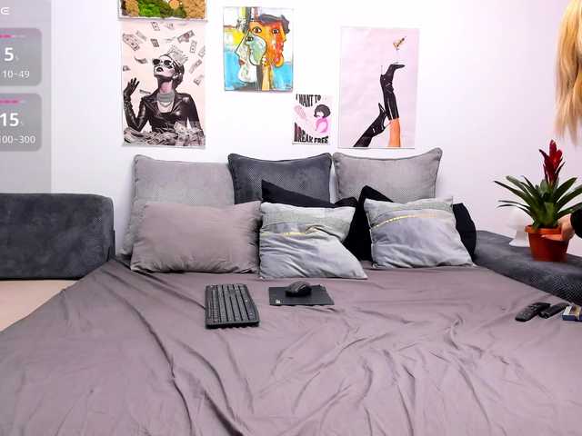 FindomGoddess live cam preview