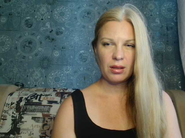 BlondeFox live webcam show